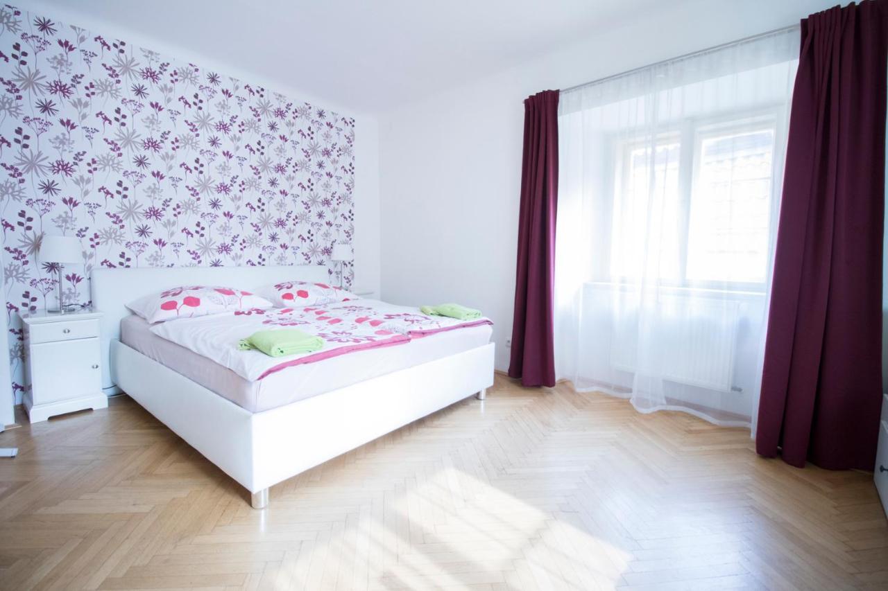 Apartments Old Town Square 27 Praga Zewnętrze zdjęcie